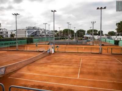 In 87 anni di vita il circolo si � affermato nel panorama tennistico nazionale, arrivando a possedere 15 campi in terra battuta, di cui 4 coperti